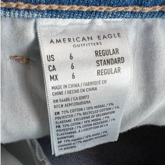 AMERICAN EAGLE Mom Straight Jeans High Waisted Distressed in Blue Women's Size 6 - Picture 14 of 14